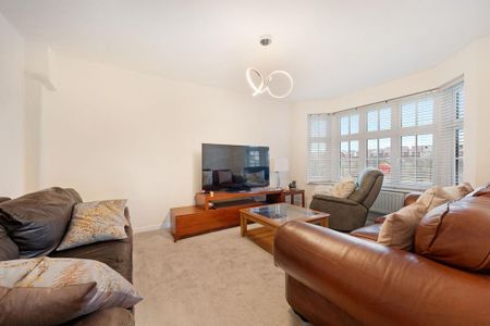 4 bedroom detached house to rent - Photo 2