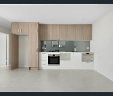 Immaculate 1 Bedroom Apartment - Photo 4