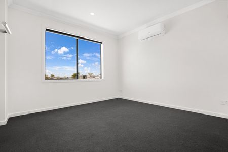 12 Valais Street, Wollert VIC 3750 - Townhouse For Rent | Domain - Photo 4