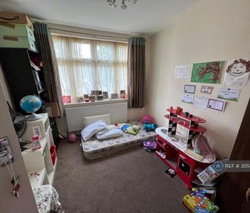 4 bedroom terraced house to rent - Photo 4