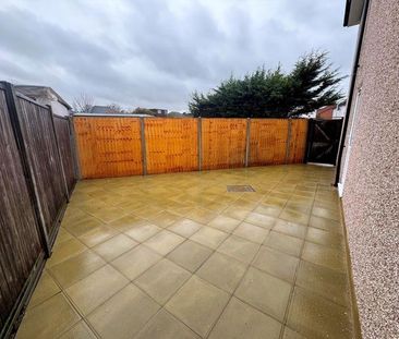 1 bedroom ground floor flat to rent - Photo 2