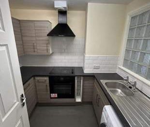 2 bedroom property to rent in Manchester - Photo 3