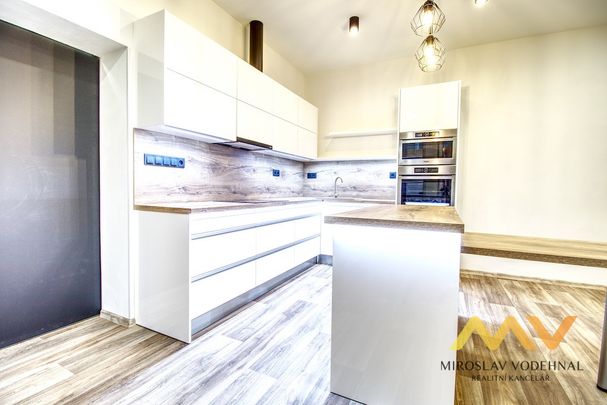 Pronájem bytu 2+kk 53 m², Hradec Králové - Фото 1