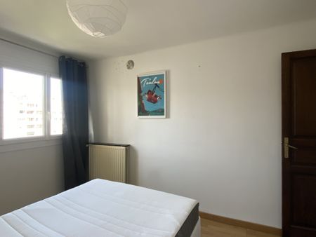 Location Appartement 3 pièces 72m² TOULON 83000 - Photo 2