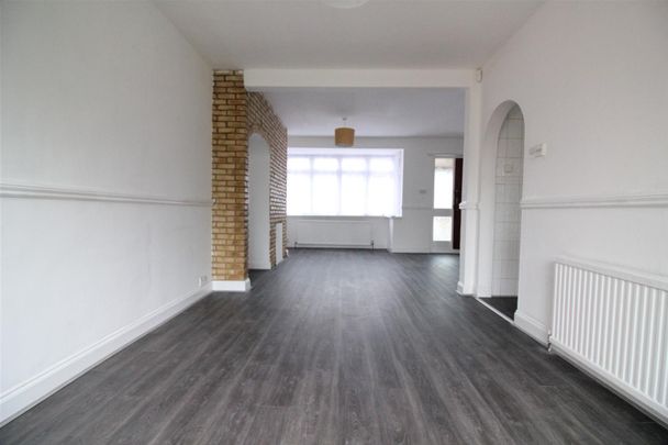 Hillbourne Close, Hayes - Photo 1