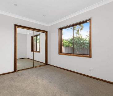 EXCEPTIONAL FAMILY LIVING WITH SPACE, COMFORT & OUTDOOR ENTERTAINING! - Photo 4