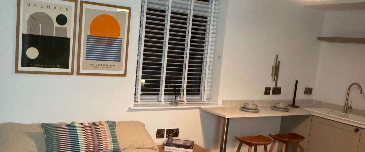 Riddings Street Room 6 - Photo 1