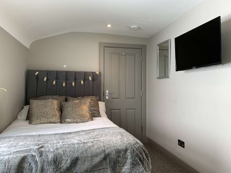 Convenient House Share in Brighton Room 5 - Photo 2