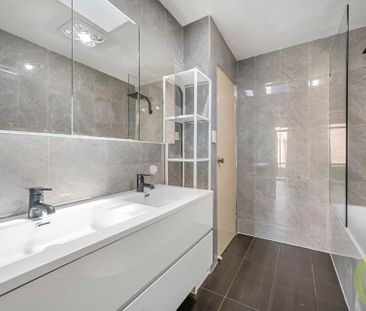 Parkside Living with Renovated Bathroom & Solar Savings - Photo 5