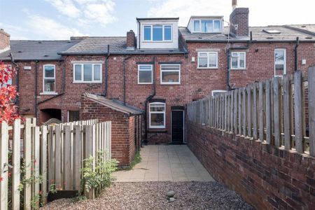 3 bedroom terraced house to rent - Photo 5