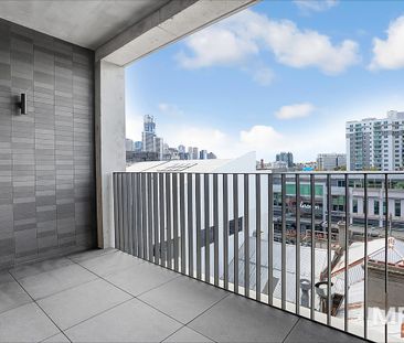 Setting the bar for luxury in South Melbourne - Photo 5