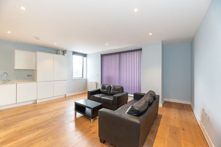 2 Bed Flat, Streatham, SW16 - Photo 3