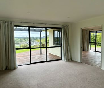 EXECUTIVE MODERN HOME – RARERE TERRACE WITH INLET VIEWS - Photo 6