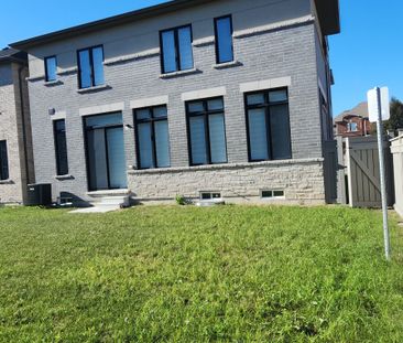 For Lease - 89 Halldorson Avenue, Aurora, Ontario - Photo 6