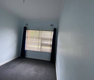 4 Bedrooms, 2 Bathrooms House for rent - Photo 3