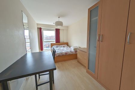 Apartment 313 Royal Plaza, 2 Westfield Terrace, S1 - Photo 3