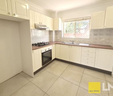 FULL BRICK TOWNHOUSE, NEAR AUBURN CBD - Photo 3