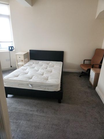 WF6, Normanton - Photo 3