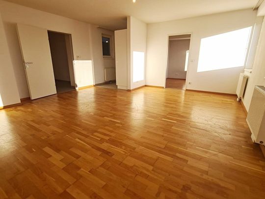 DACHGESCHOSS, sonnige 74 m2 Neubau, Wohnküche, 2 Zimmer, Wannenbad, Parketten, Holbeingasse - Foto 1
