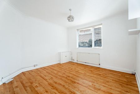 2 bedroom maisonette to rent - Photo 4