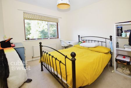 4 bedroom detached house to rent - Photo 5