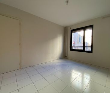 Location Appartement 4 pièces 94m² AVIGNON 84000 - Photo 5