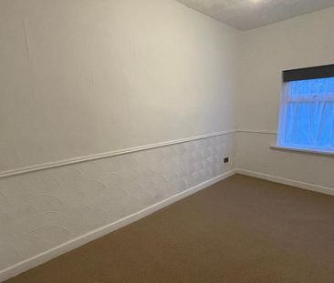 4 bedroom terraced house to rent - Photo 5