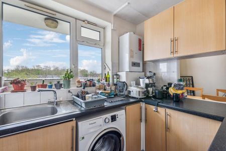 2 bedroom flat to rent - Photo 2