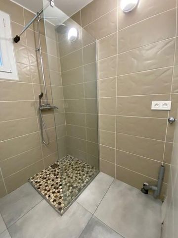 Location Appartement 5 pièces 75m² LA VOULTE SUR RHONE 07800 - Photo 4