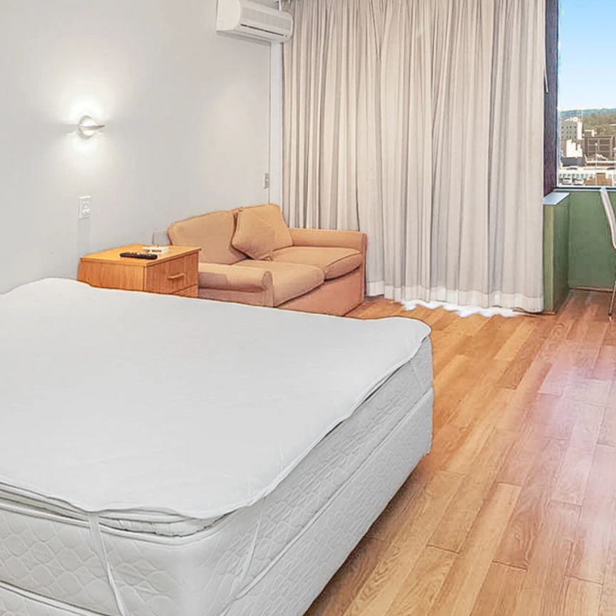 Stylish Furnished Studio in the Heart of Parramatta CBD! - Photo 1