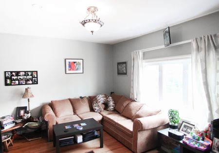 For Lease - 180 Eastwood Road, Toronto, Ontario - Photo 2