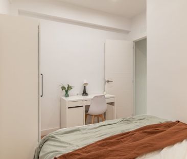 Carrer de Balmes, Barcelona, Catalonia 08006 - Photo 3