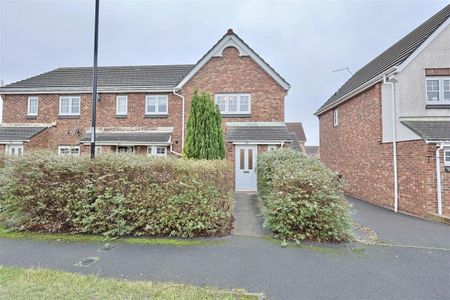 2 bedroom End of terrace house to rent in Chesters Avenue, Longbenton, Newcastle Upon Tyne, NE12 - Photo 5