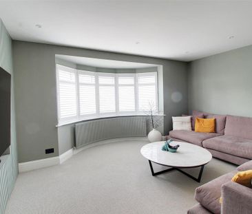4 bedroom detached house to rent - Photo 2
