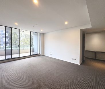 Modern one bedroom plus study room next to East Village - Photo 2