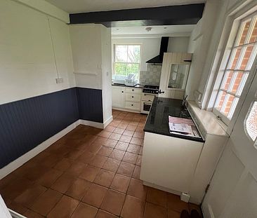 Three Double Bedroom Cottage to Rent in Mayfield - Photo 4