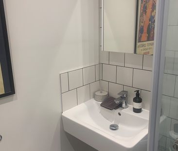 Studio Flat, Old Kent Road, SE1 - Photo 1