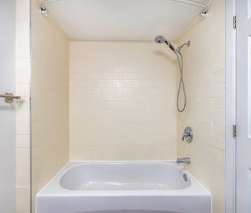 For Lease - 772 Olive Avenue, Oshawa, Ontario - Photo 5