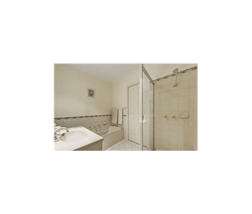 Delightful single level two-bedroom - Photo 3