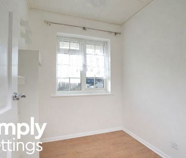 4 Bed property for rent - Photo 4