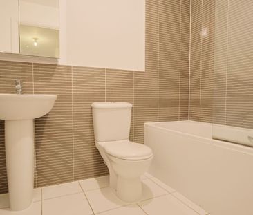 2 Bedroom Home – Professional Let - Photo 1