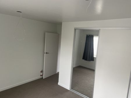 Fully renovated home, includes water and lawns - Photo 2