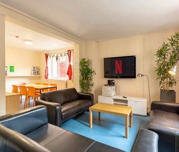 Standard Studio - Photo 6