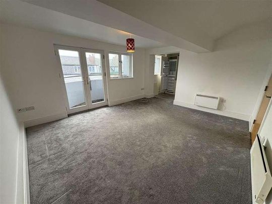 Blenheim Terrace, Scarborough, YO12 - Photo 1