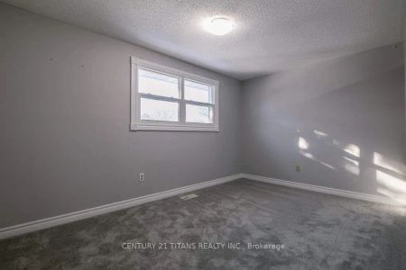 Property For Lease | E9282516 - Photo 4