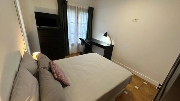 Room in a shared 9-bedroom apartment for rent in Alhaurín de la Torre, Málaga. - Photo 1
