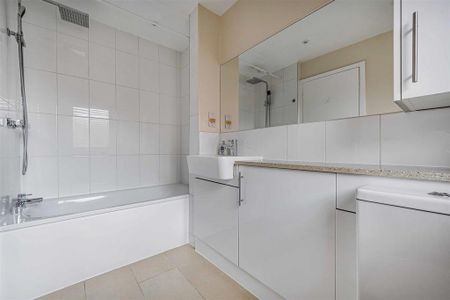 2 bedroom end of terrace house to rent - Photo 4