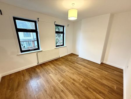 2 Bed Terraced House, Bath Road, E7 - Photo 3