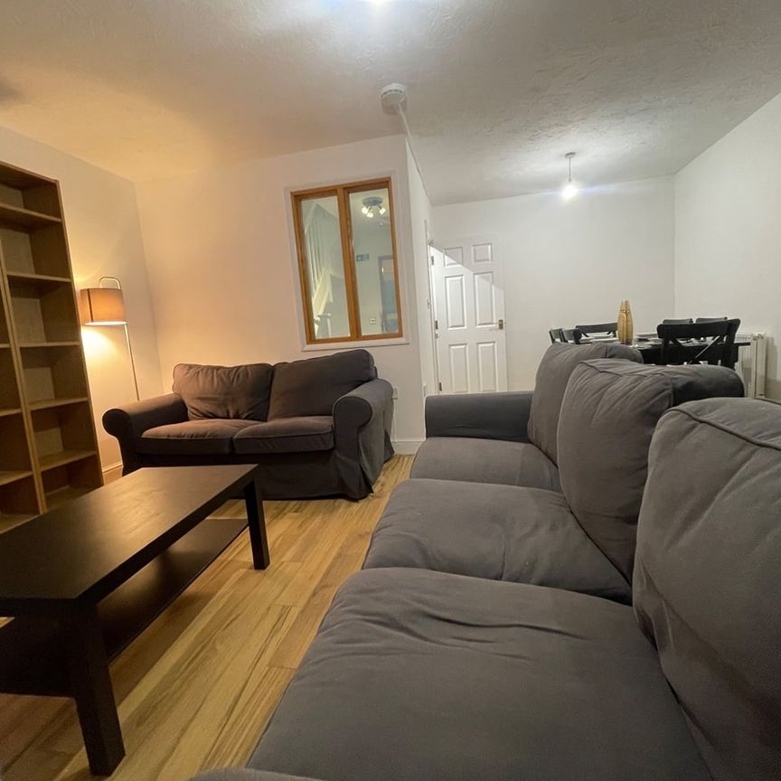 5 Bed Semi-Detached House, Furlong Road, CV1 - Photo 1