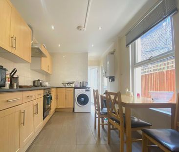 1 bedroom in a house share to rent - Photo 6